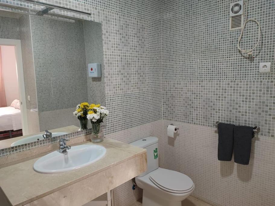 Apartamento Torrequebrada เบนัลมาเดนา ภายนอก รูปภาพ