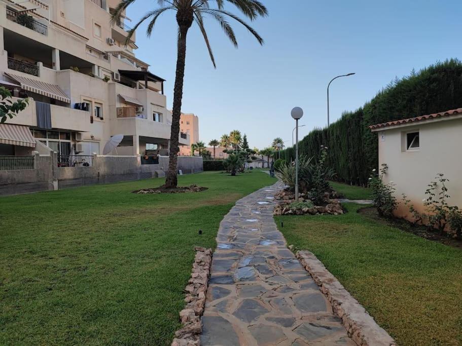 Apartamento Torrequebrada เบนัลมาเดนา ภายนอก รูปภาพ
